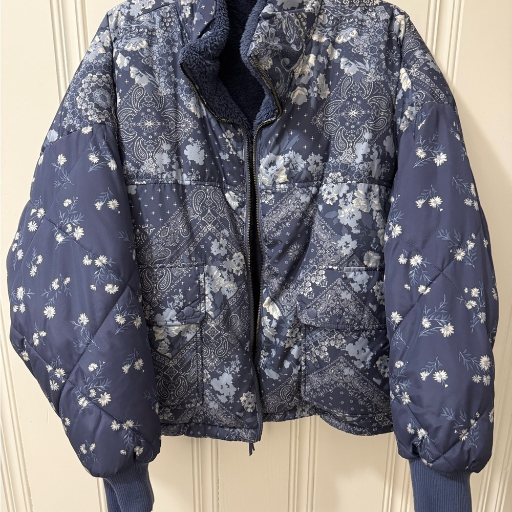 American Eagle coat Puffer Jacket Blue Floral Patchwork‎ reversible XL AEO boho - Picture 3 of 10